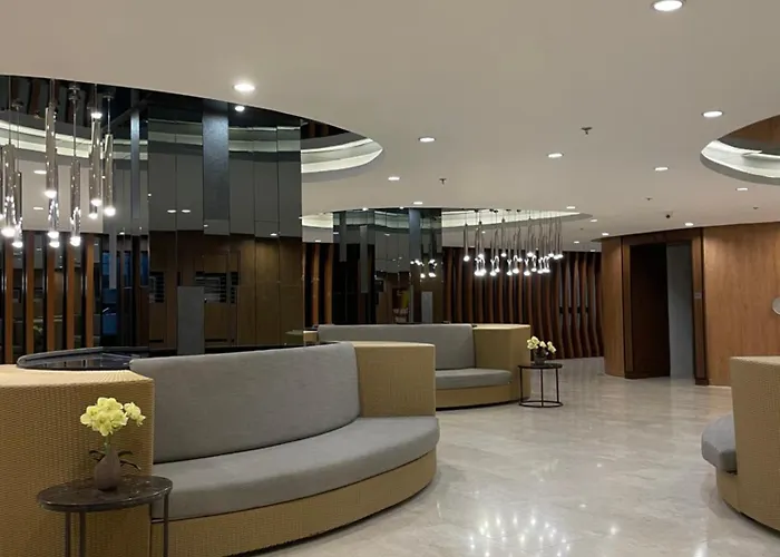 Stylish King Bed Condotel Near Mall Of & Airport - Jwl