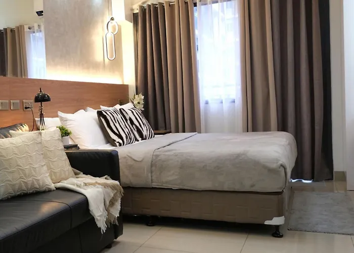 Stylish King Bed Condotel Near Mall Of & Airport - Jwl Apartment